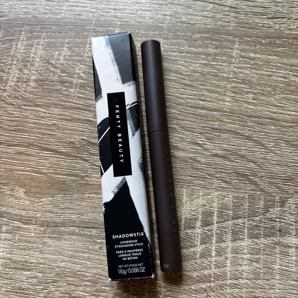 Fenty Beauty Shadowstix Longwear Eyeshadow Stick Brownie Badd'r 15 Matte Brown